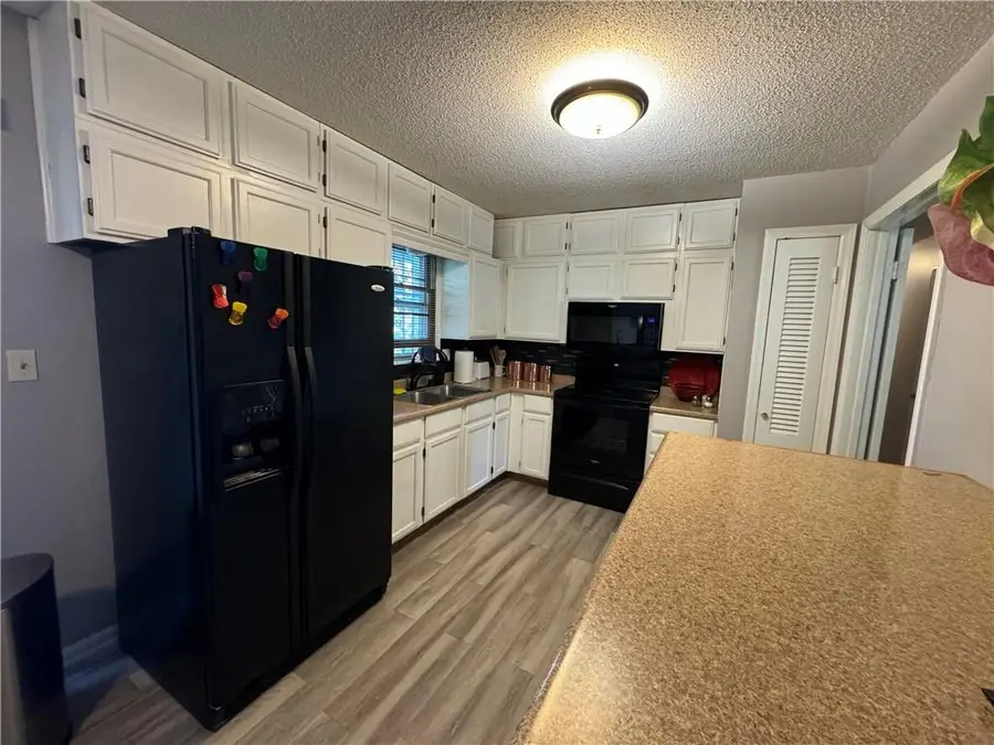 8916 E 57th Street, Raytown, MO 64133 - #3
