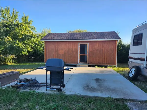 10 Fleetwood Drive, Linn Valley, KS 66040
