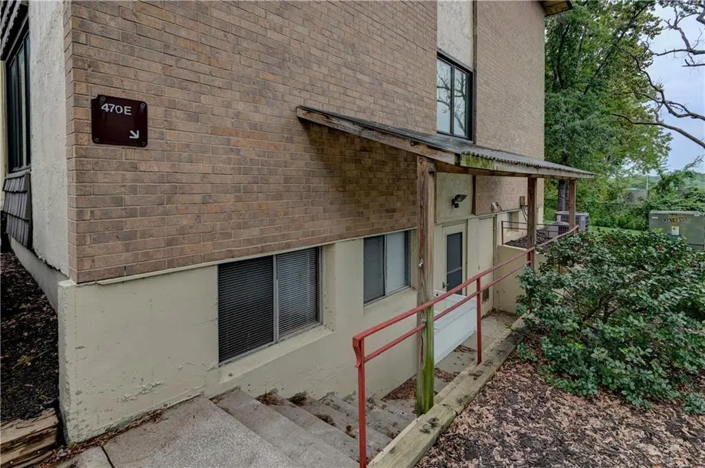 470 W 104th Street #E, Kansas City, MO 64114 - #1