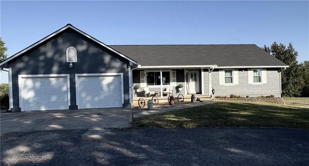 1421 N Elsea Smith Road, Independence, MO 64056 - #1