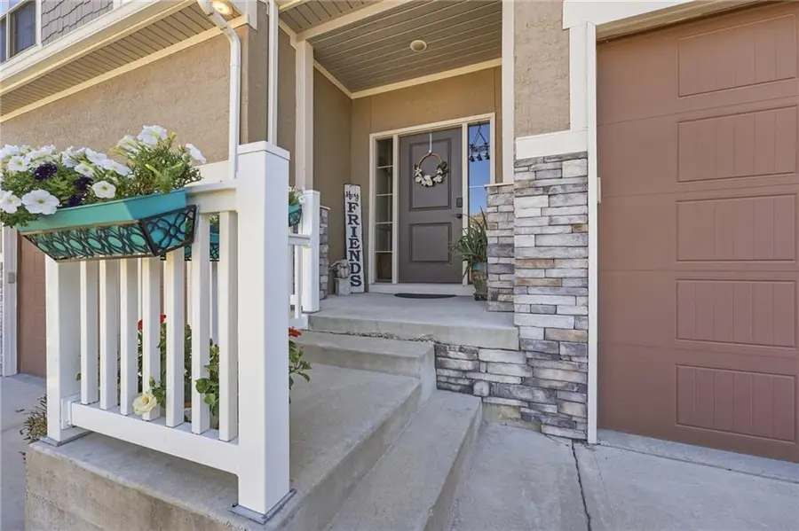 7369 Griffey Street, Parkville, MO 64152 - #2