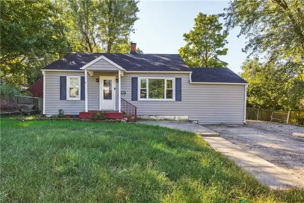 413 E Black Diamond Street, Richmond, MO 64085