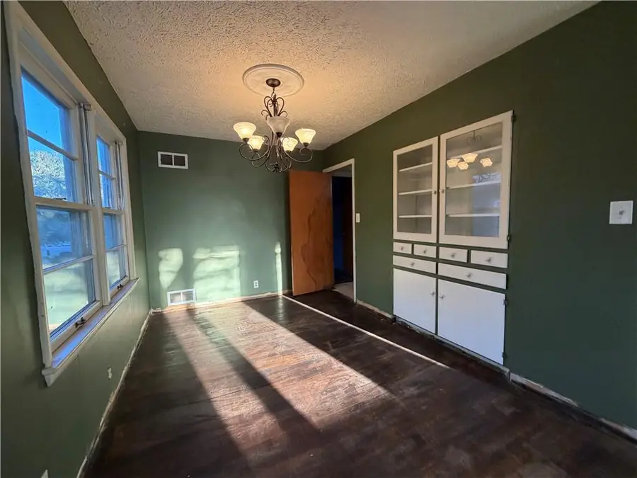 704 N 9th Street, Independence, KS 67301 - #3