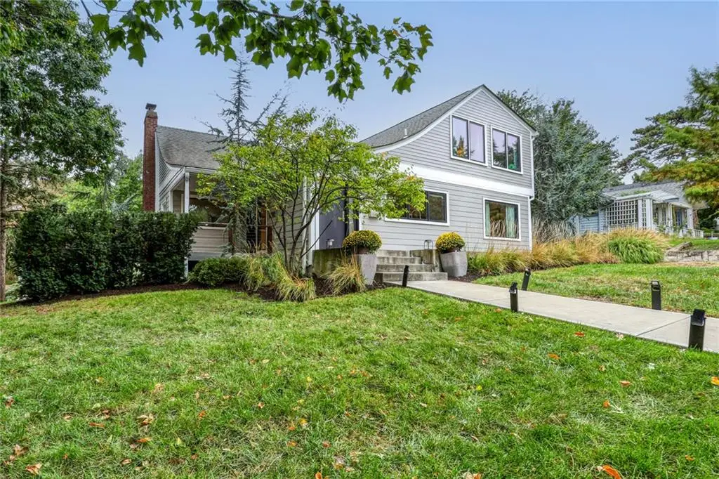 1600 W 51st Street, Kansas City, MO 64112 - #1