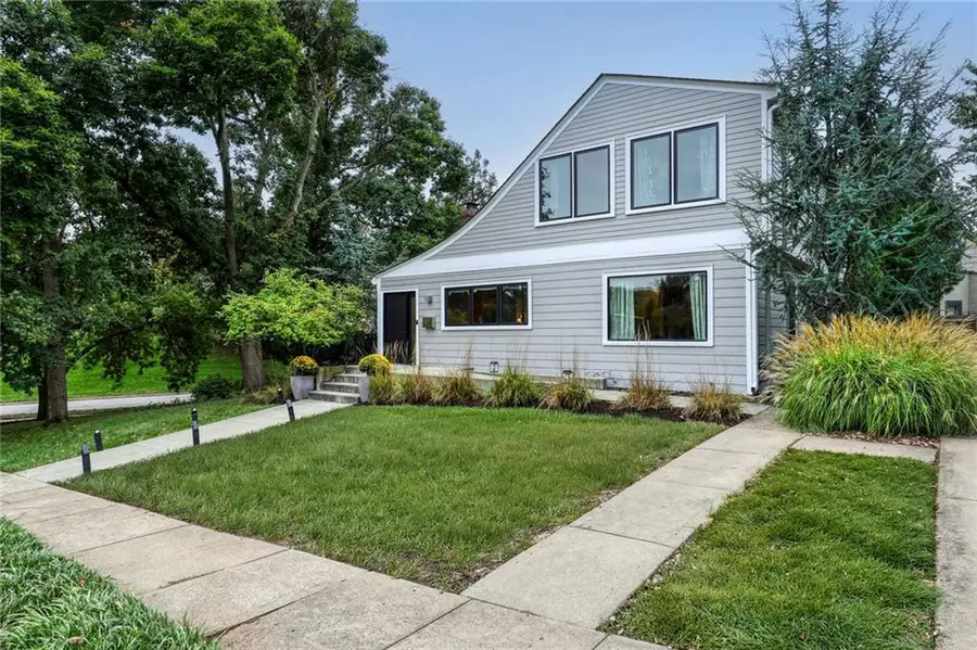 1600 W 51st Street, Kansas City, MO 64112 - #2