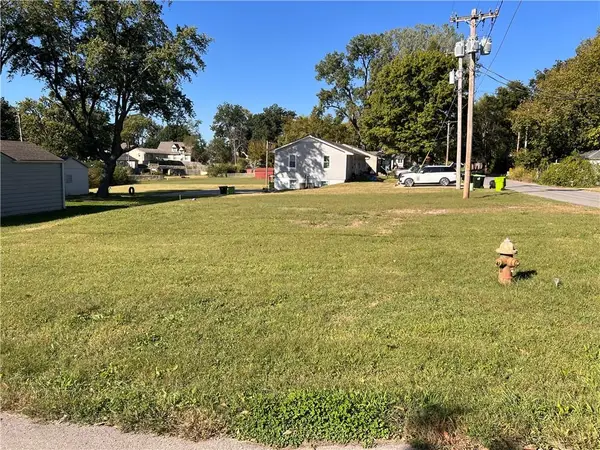 King Street, Harrisonville, MO 64701