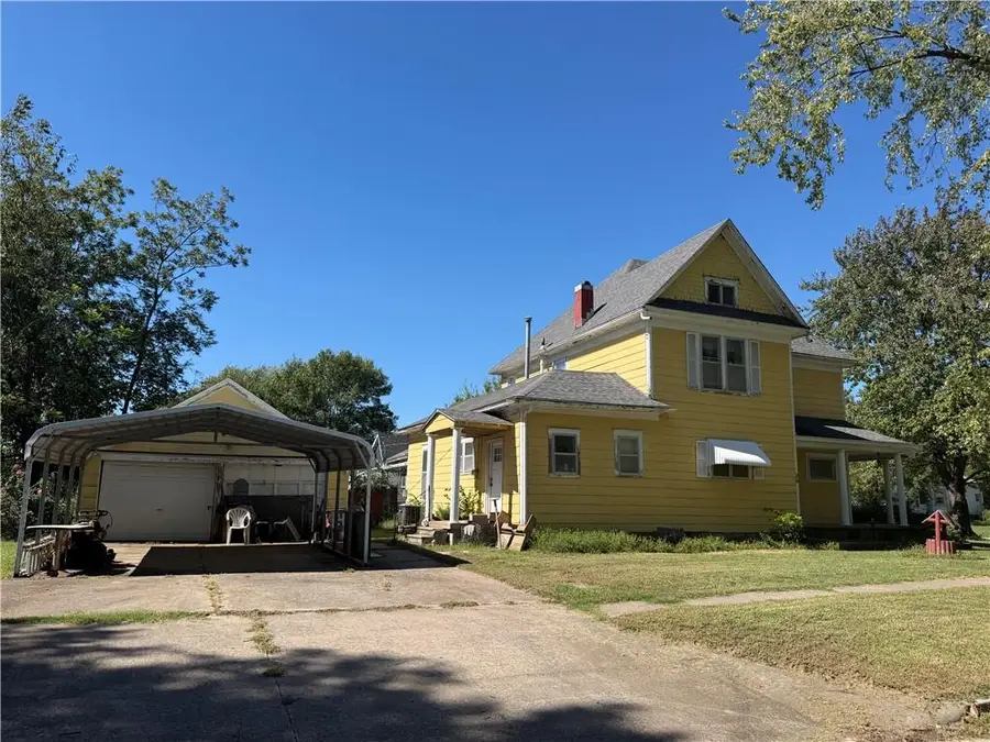 2700 Crawford Avenue, Parsons, KS 67357 - #3