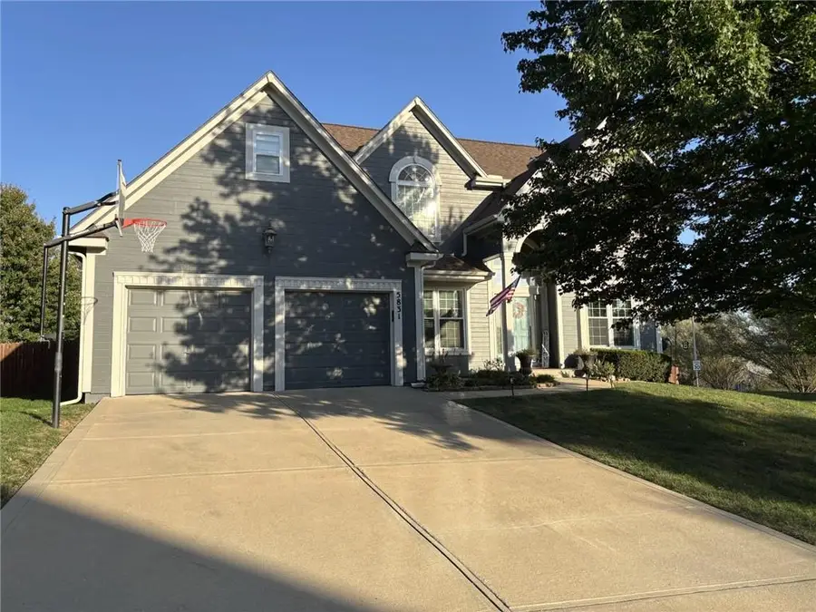 5831 Theden Street, Shawnee, KS 66218 - #2