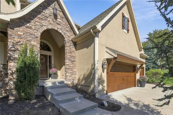 9428 W 157th Place, Overland Park, KS 66221