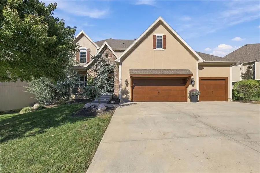 9428 W 157th Place, Overland Park, KS 66221 - #2