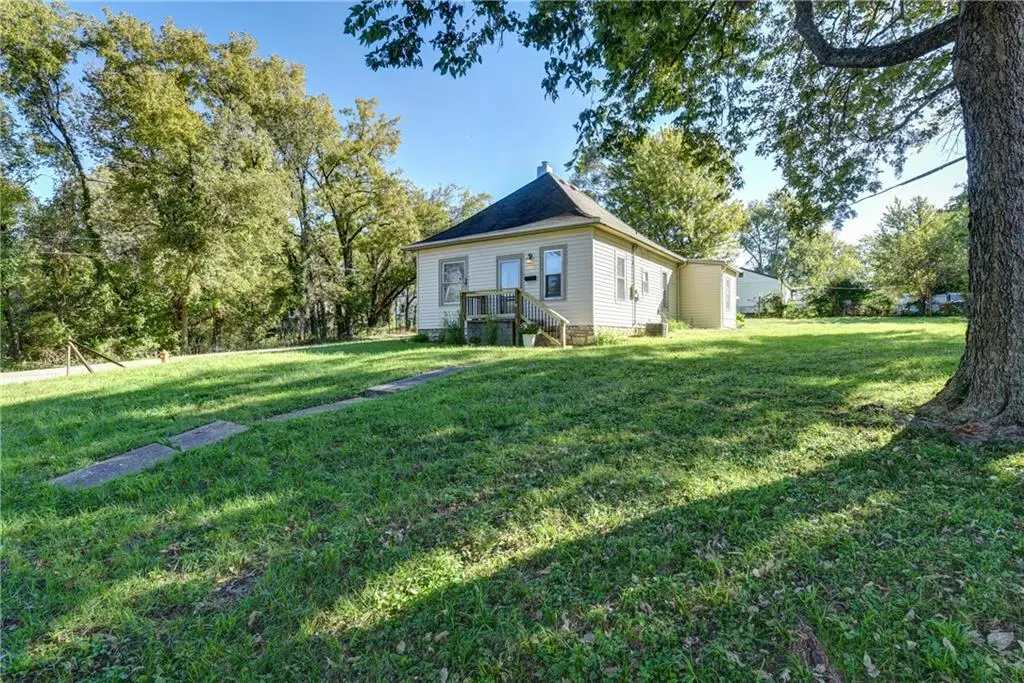 125 N Overton Avenue, Independence, MO 64053 - #1