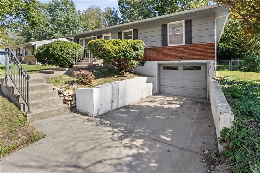 413 Maple Street, Liberty, MO 64068 - #2