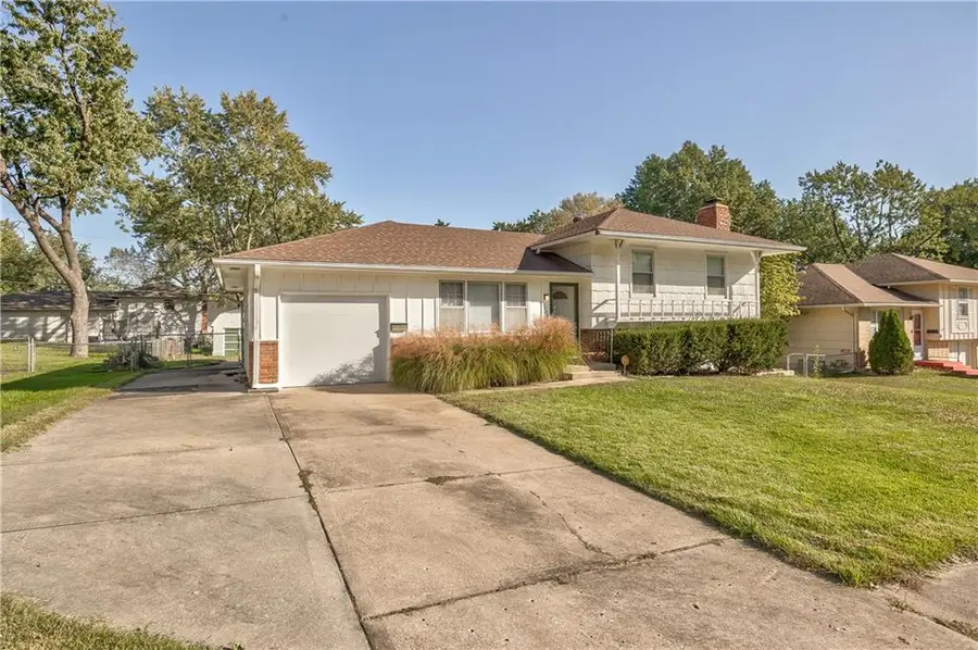 8006 E 89th Street, Kansas City, MO 64138 - #2