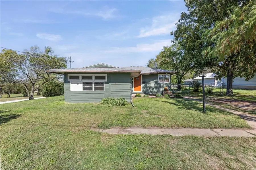 411 W Sanderson Street, Yates Center, KS 66783 - #3