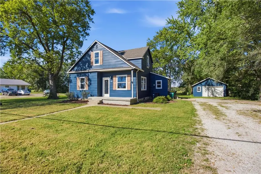 204 W Nelson Street, Edgerton, KS 66021 - #2