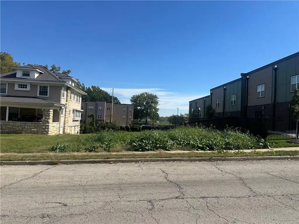 2737 Forest Avenue, Kansas City, MO 64109 - #1