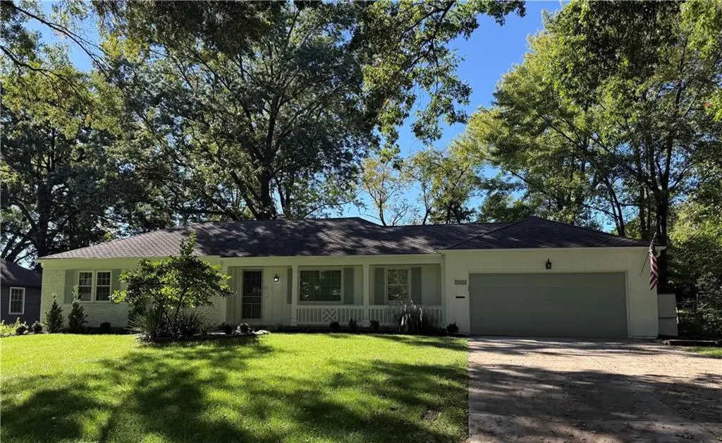 9416 Wenonga Road, Leawood, KS 66206 - #1