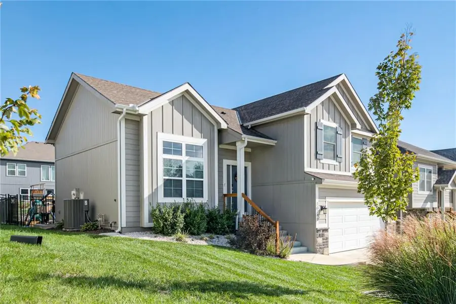 16148 Giorgia Street, Parkville, MO 64152 - #2