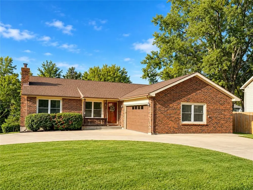 120 Ferncliff Street, Lansing, KS 66043 - #1