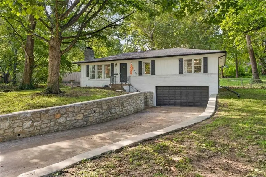 9516 Wyandotte Street, Kansas City, MO 64114 - #2