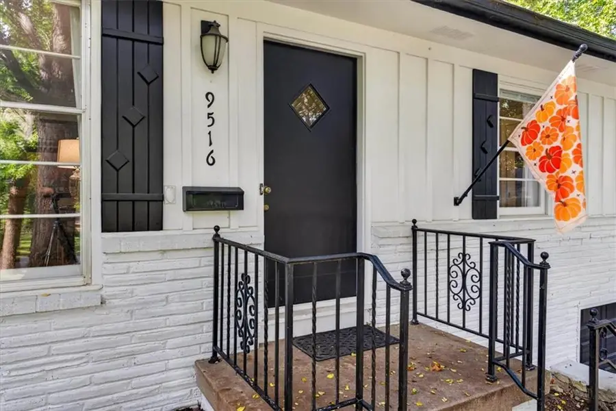 9516 Wyandotte Street, Kansas City, MO 64114 - #3