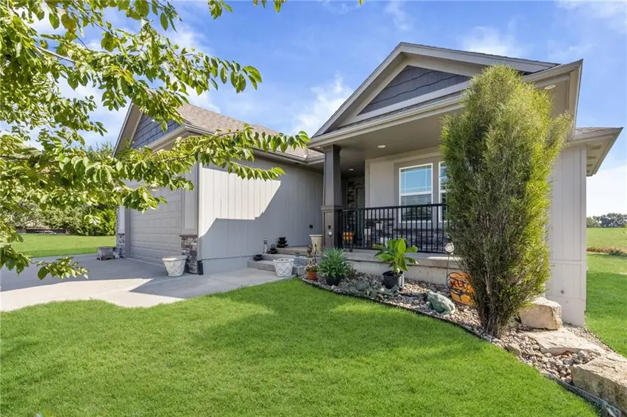 15109 Linden Court, Bonner Springs, KS 66012 - #2