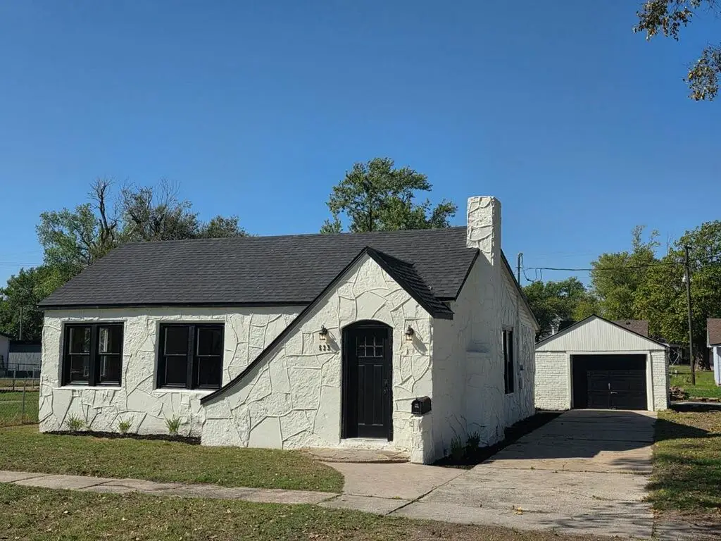 533 S Indiana Avenue, Columbus, KS 66725 - #1