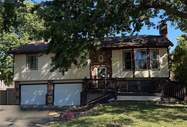 812 Sheridan Road, Olathe, KS 66061
