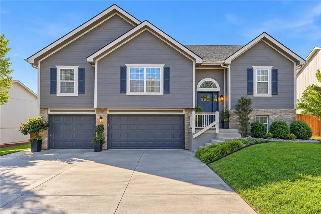 1804 SE Kenwood Drive, Blue Springs, MO 64014 - #1