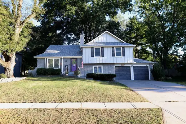 8108 W 96th Terrace, Overland Park, KS 66212