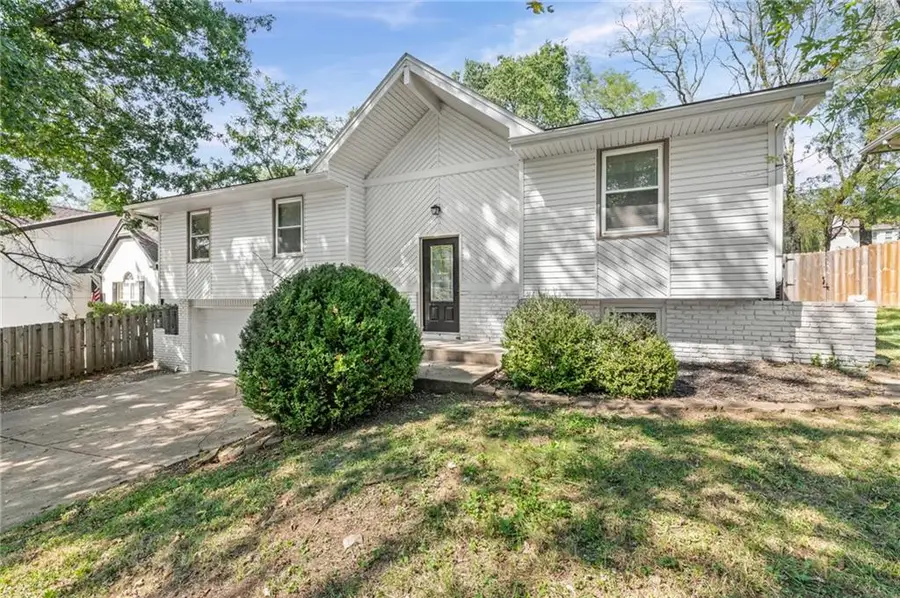14710 NW 67th Street, Parkville, MO 64152 - #3