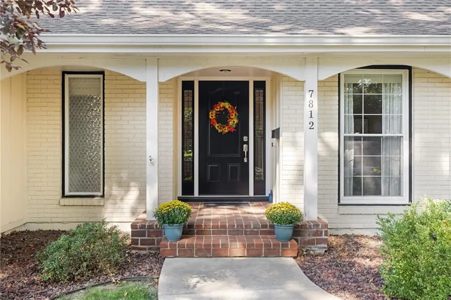 7812 W 100th Terrace, Overland Park, KS 66212 - #2