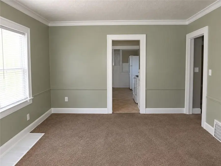 340 Elmwood Avenue, Kansas City, MO 64124 - #3