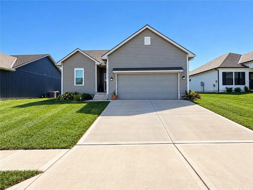 27319 E Sycamore Street, Lake Lotawana, MO 64086 - #1