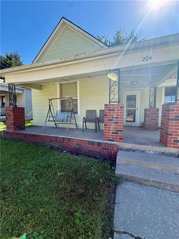 204 E Cliff Street, Saint Joseph, MO 64504 - #2