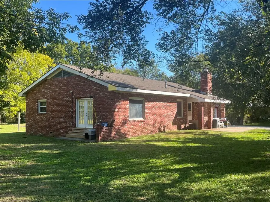 2809 Olive Avenue, Parsons, KS 67357 - #2