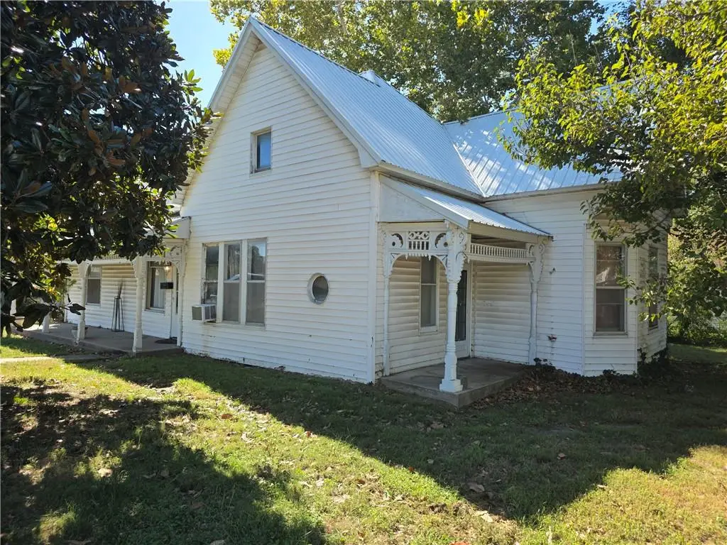 114 W Joe Davis Street, El Dorado Springs, MO 64744 - #1