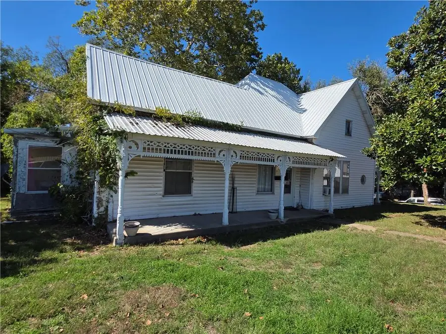 114 W Joe Davis Street, El Dorado Springs, MO 64744 - #2