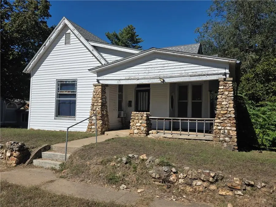 111 W Joe Davis Street, El Dorado Springs, MO 64744 - #2