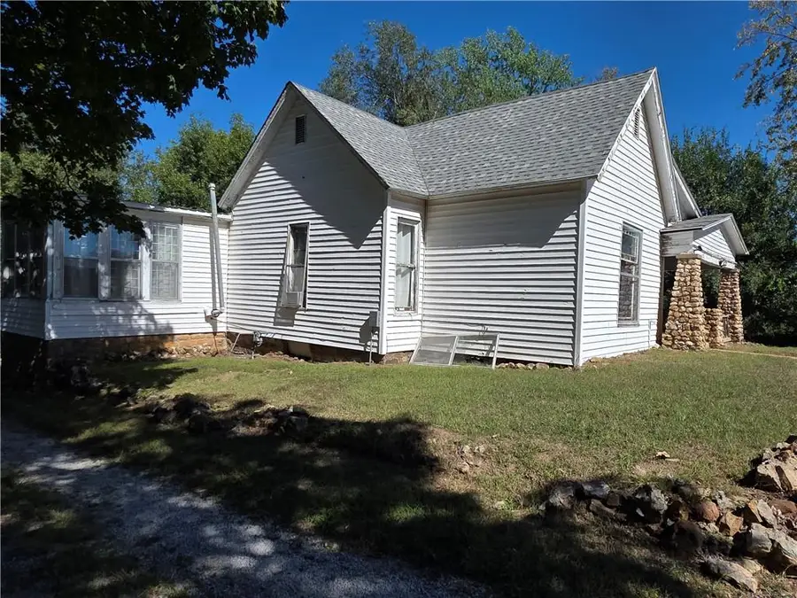 111 W Joe Davis Street, El Dorado Springs, MO 64744 - #3