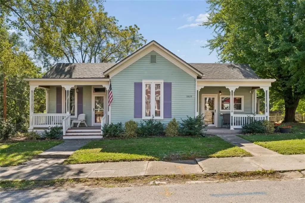 1619 State Street, Lexington, MO 64067 - #1