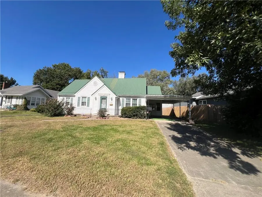 414 E Lexington Street, Richmond, MO 64085 - #2