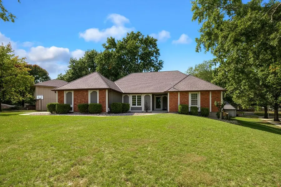 8148 NW Twin Oaks Drive, Kansas City, MO 64151 - #3