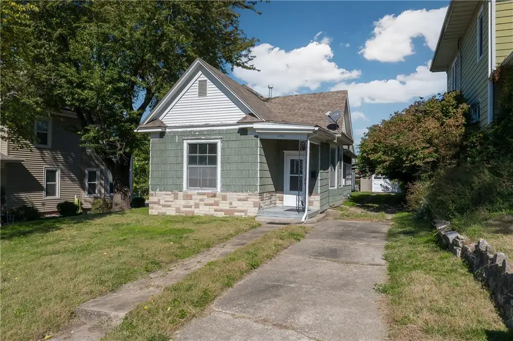 2611 Mitchell Avenue, Saint Joseph, MO 64507 - #1