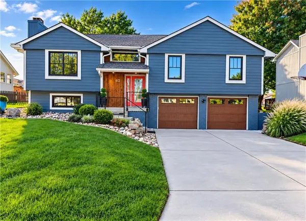 612 SE Cumberland Drive, Lee's Summit, MO 64063