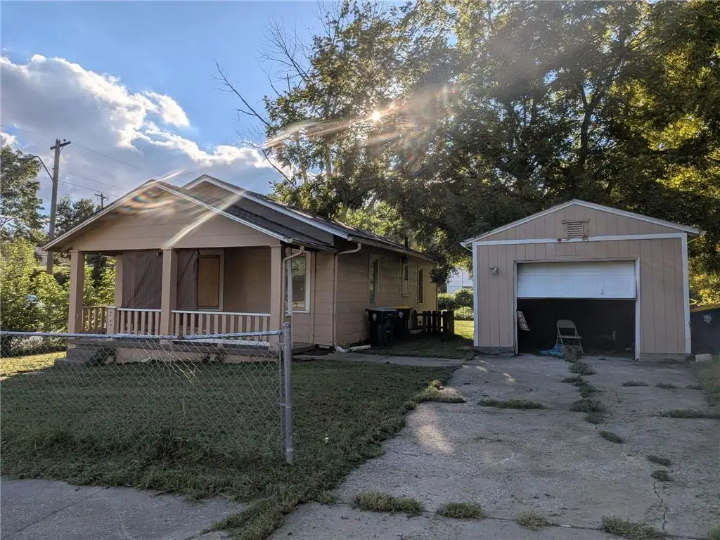 6744 Bales Avenue, Kansas City, MO 64132 - #1