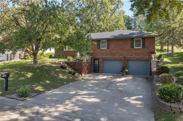 3401 N 36th Terrace, St Joseph, MO 64506
