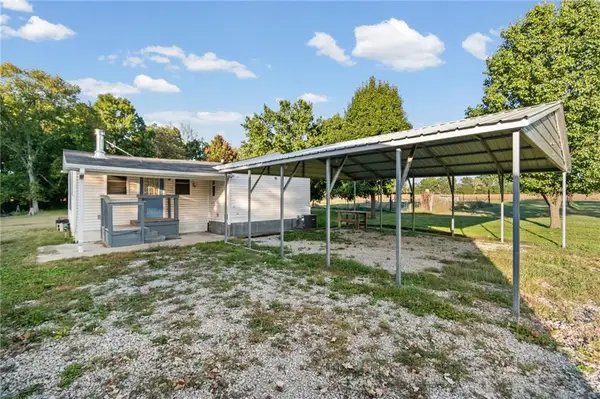 24071 Iguana Road, Brookfield, MO 64628