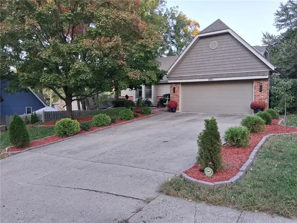 6911 N Flora Avenue, Gladstone, MO 64118