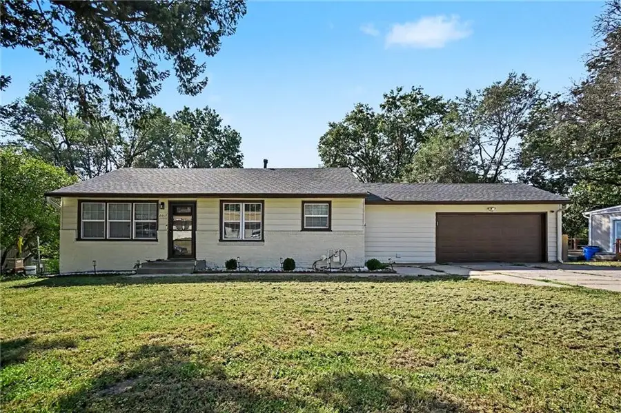 8017 Waverly Avenue, Kansas City, KS 66109 - #2